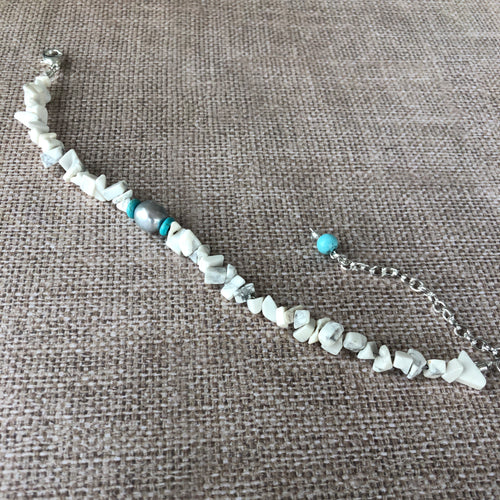 White Howlite Turquoise and Pearl Anklet