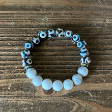 Load image into Gallery viewer, Polka Dotted Agate and Howlite Bracelet