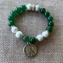Load image into Gallery viewer, Aventurine and Howlite Bracelet with Irish Charm