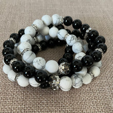 Load image into Gallery viewer, Onyx and Howlite Bracelet